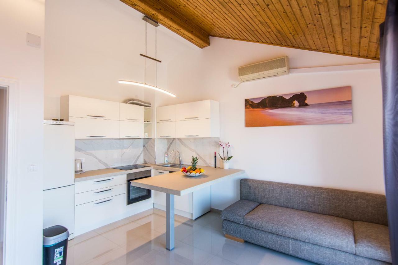 Cirjak Apartments Биоград-на-Мору Экстерьер фото